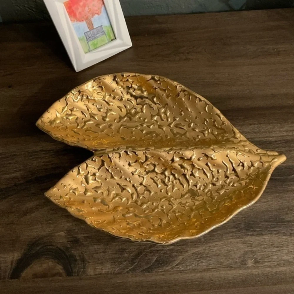 Weeping-Bright 22K Gold over Ceramic Leaf Shaped Hand Decorated Candy Dish 10